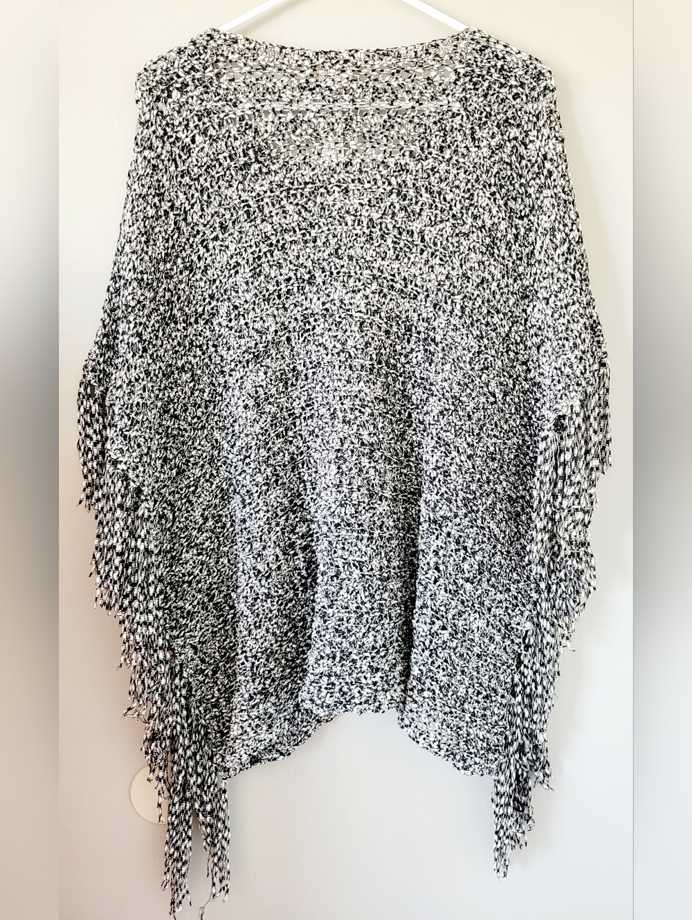Chico's Fallon Fringe East West Black/Ecru Marled Knit Sweater Poncho One Size - Picture 6 of 16